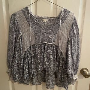 American eagle blue floral top